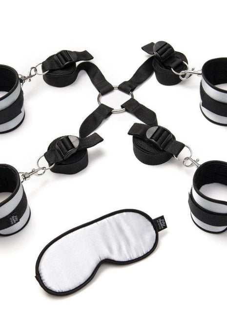 Fifty Shades of Grey The Official Pleasure Collection Hard Limits Restraint Kit Yatak Bağlama Seti