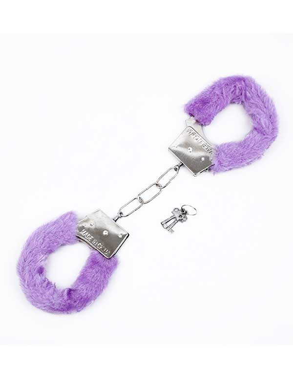 Mor Peluşlu Metal Kelepçe – Ayarlanabilir, Anahtarlı